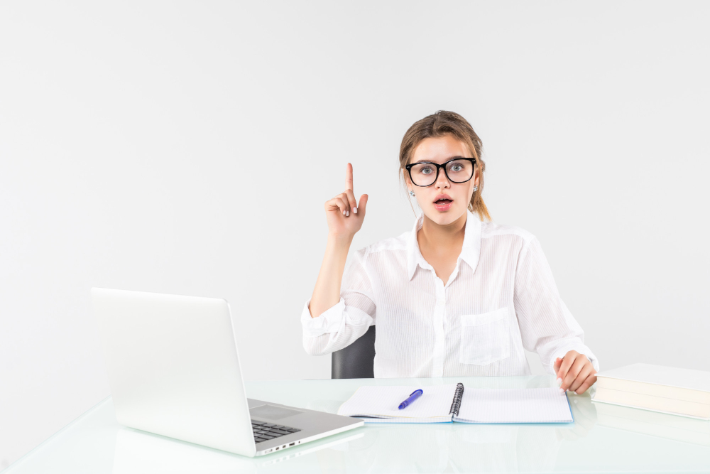 IELTS Speaking Test Topics- Avoid These Common Mistakes in IELTS Speaking-Examiner on a desk warns- Test & Score - Image 4 - Image 4